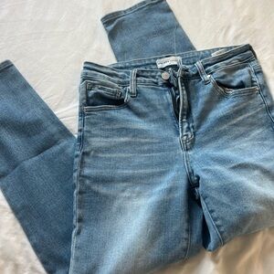 Risen Size 11/30 mid-rise relaxed skinny/staight Jeans